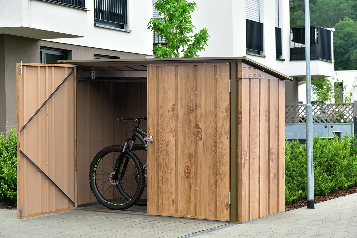 abri vélo extérieur métal avec vélos à l'intérieur