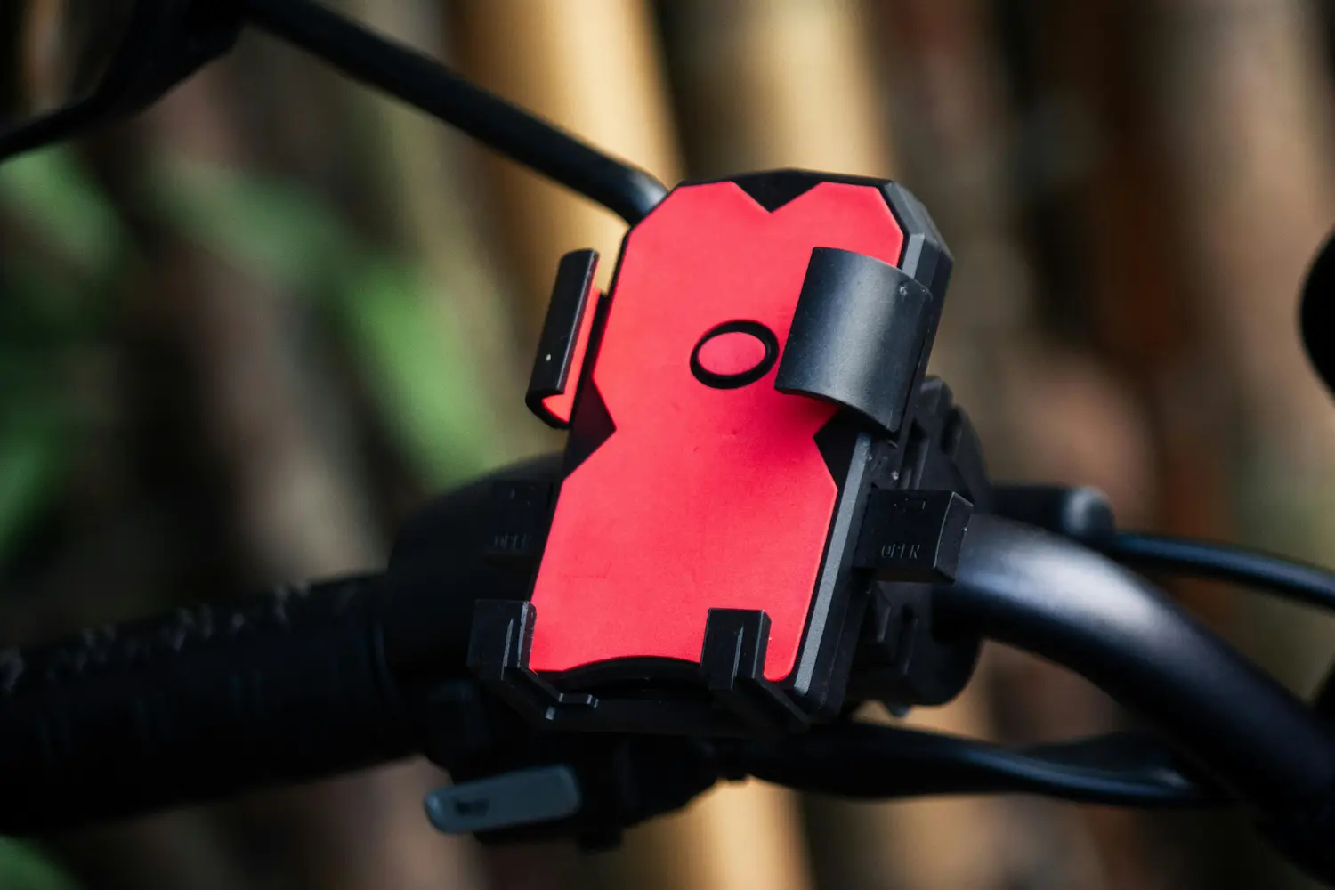 Support smartphone monté sur guidon de vélo pour navigation GPS urbaine