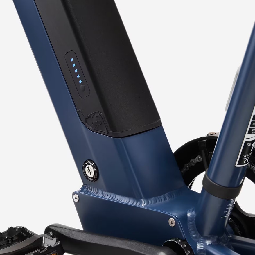 Batterie amovible de 711 Wh du vélo cargo Btwin E-Three 500 fixée sur le tube diagonal